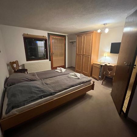 Hotel Erfurter Kreuz Kirchheim  Extérieur photo
