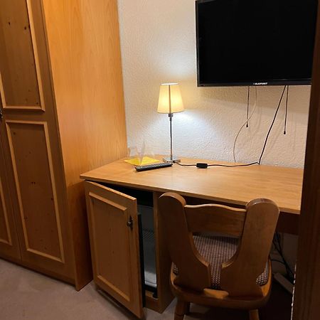 Hotel Erfurter Kreuz Kirchheim  Extérieur photo