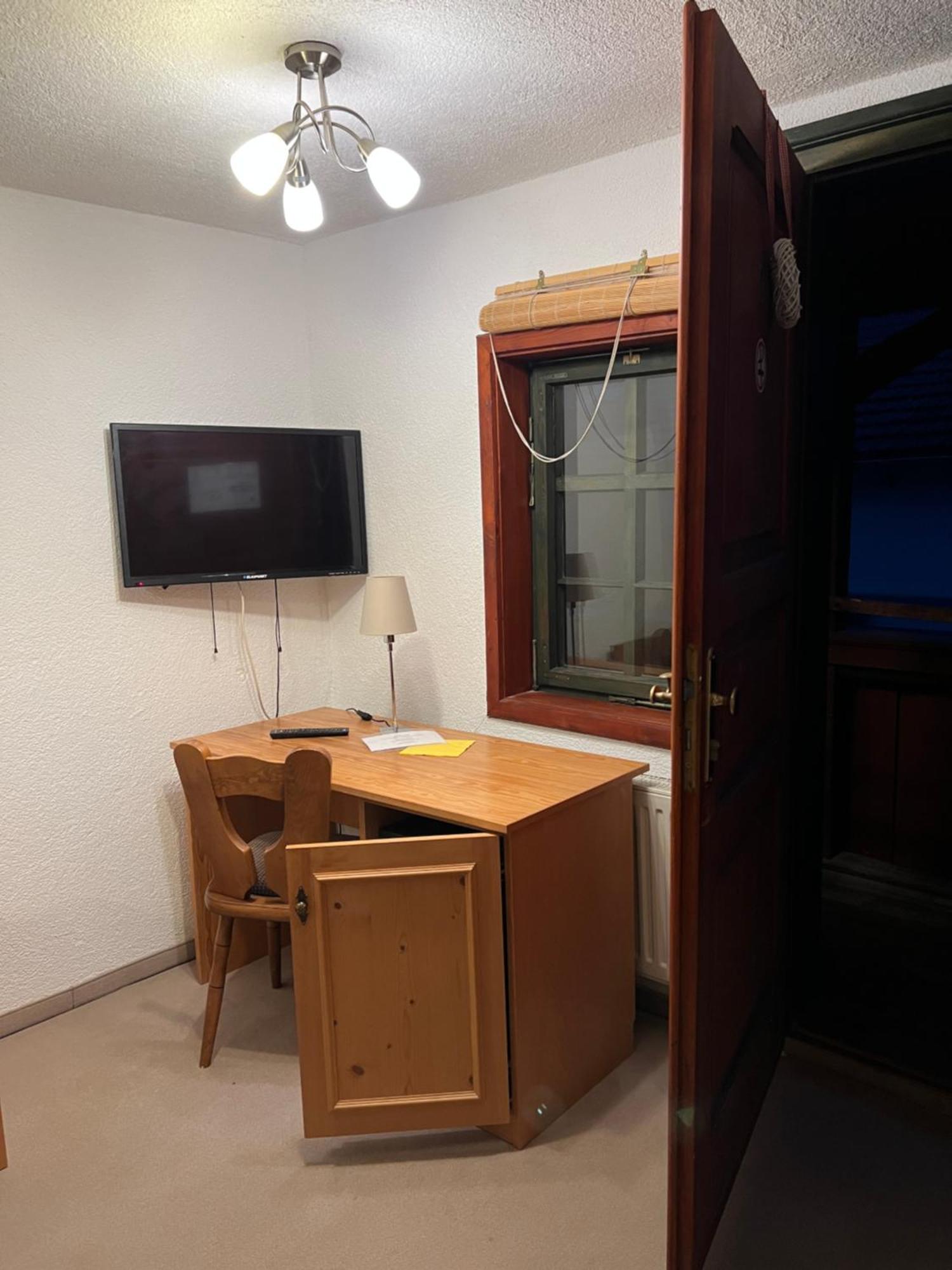 Hotel Erfurter Kreuz Kirchheim  Extérieur photo