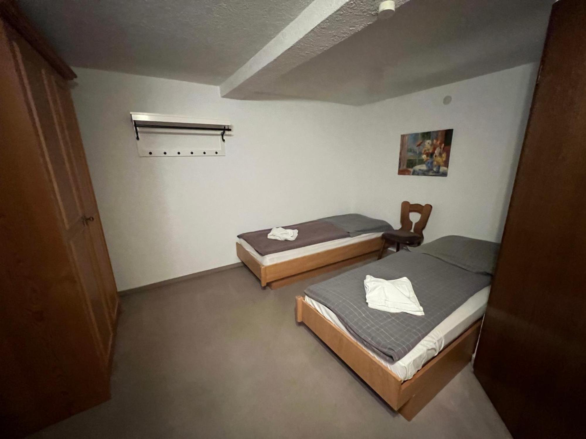 Hotel Erfurter Kreuz Kirchheim  Extérieur photo