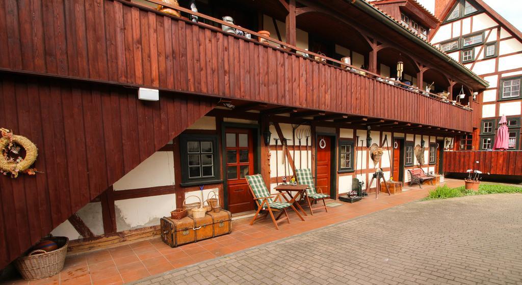 Hotel Erfurter Kreuz Kirchheim  Extérieur photo